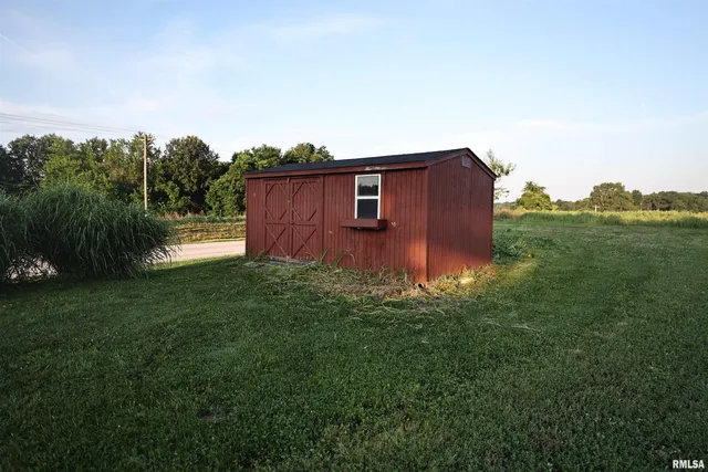 $192,000 | 42060 Co Highway 10, Nebo, IL 62355