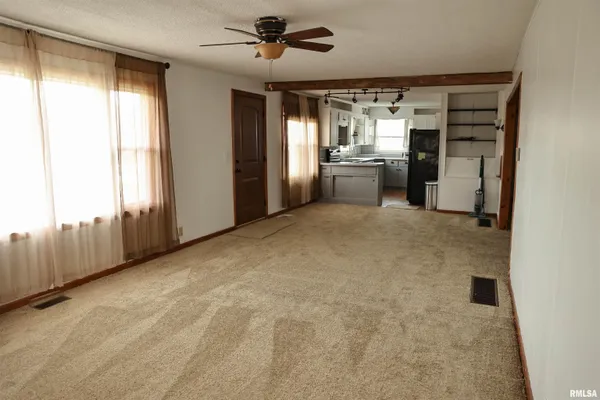 $189,000 | 42060 Co Highway 10, Nebo, IL 62355