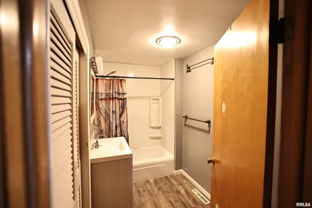 $192,000 | 42060 Co Highway 10, Nebo, IL 62355