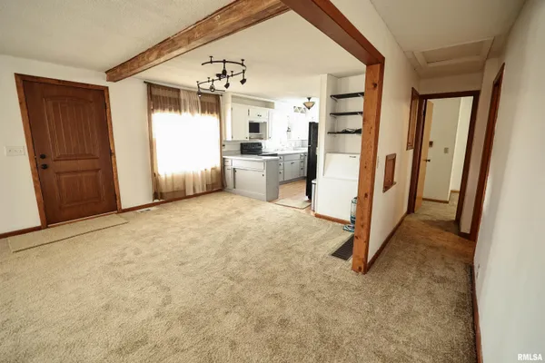 $192,000 | 42060 Co Highway 10, Nebo, IL 62355