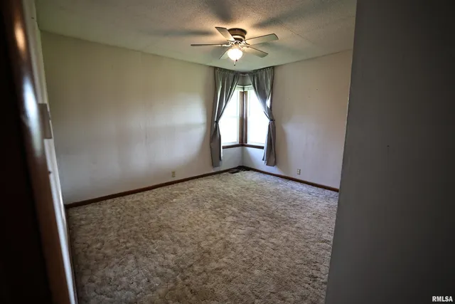 $192,000 | 42060 Co Highway 10, Nebo, IL 62355