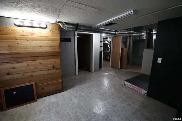 $192,000 | 42060 Co Highway 10, Nebo, IL 62355