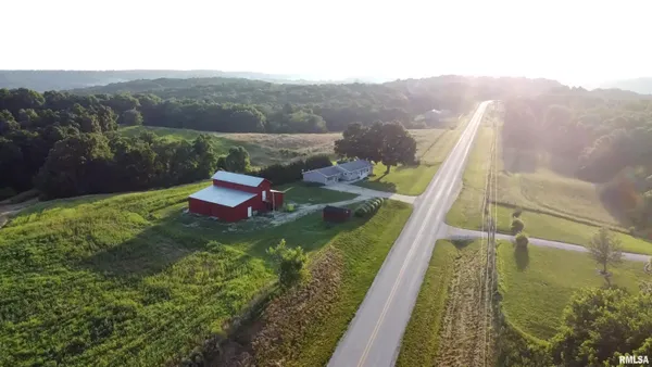 $192,000 | 42060 Co Highway 10, Nebo, IL 62355