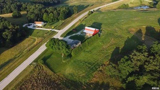 $192,000 | 42060 Co Highway 10, Nebo, IL 62355