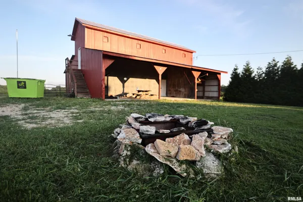 $192,000 | 42060 Co Highway 10, Nebo, IL 62355