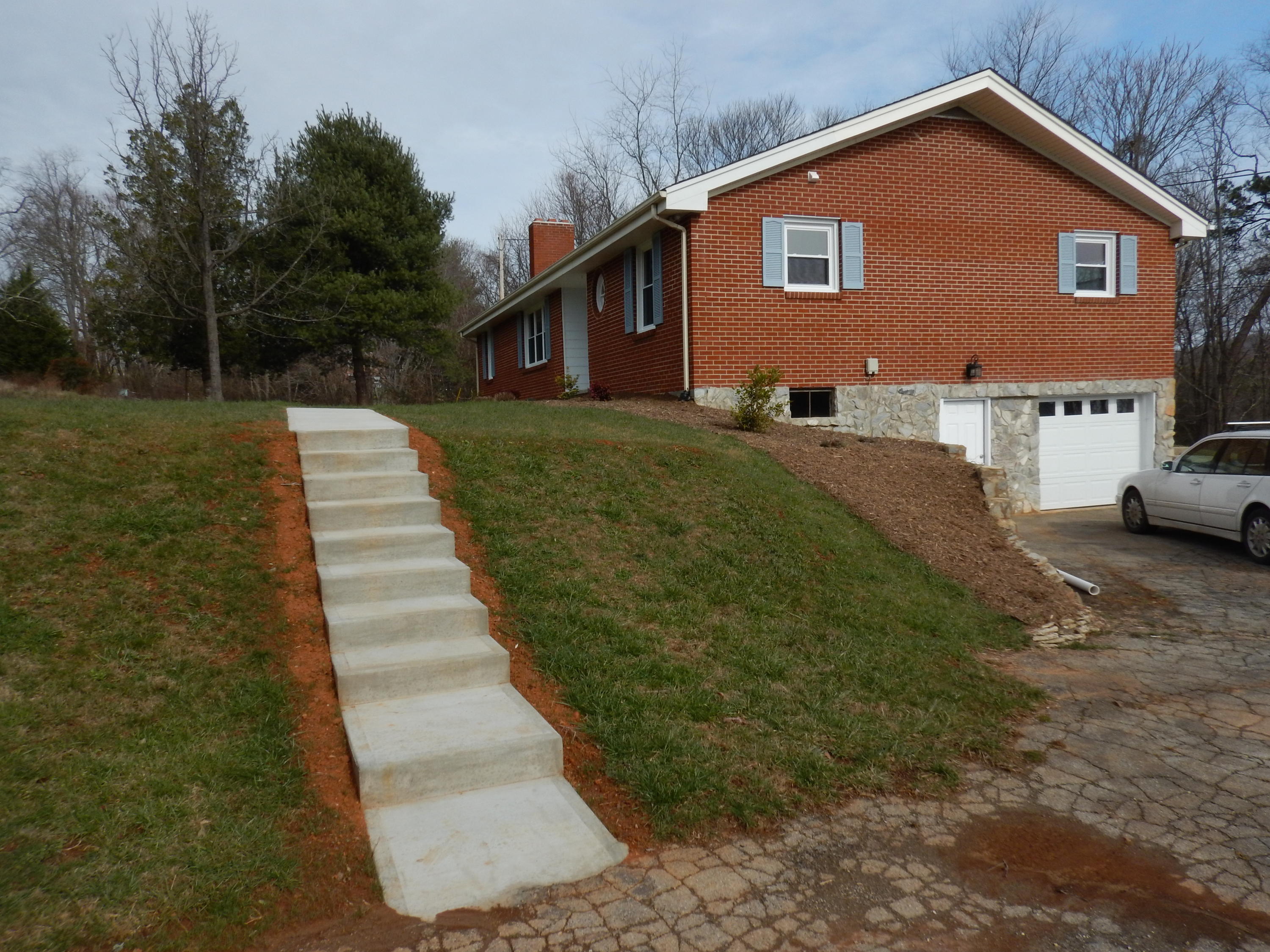 3418 Green Level Road Rocky Mount, VA 24151 - Photo 3 of 28 052