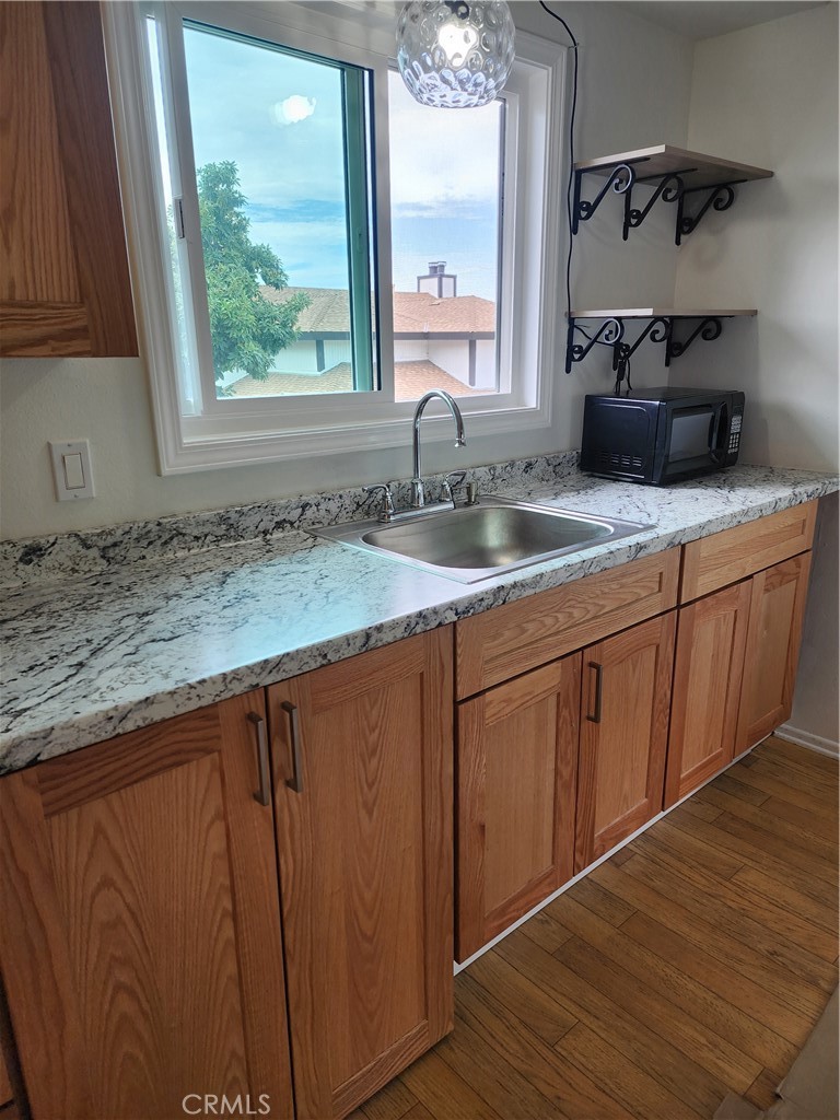 34288 Camino El Molino, Unit B Dana Point, CA 92624 - Photo 2 of 20 Kitchen