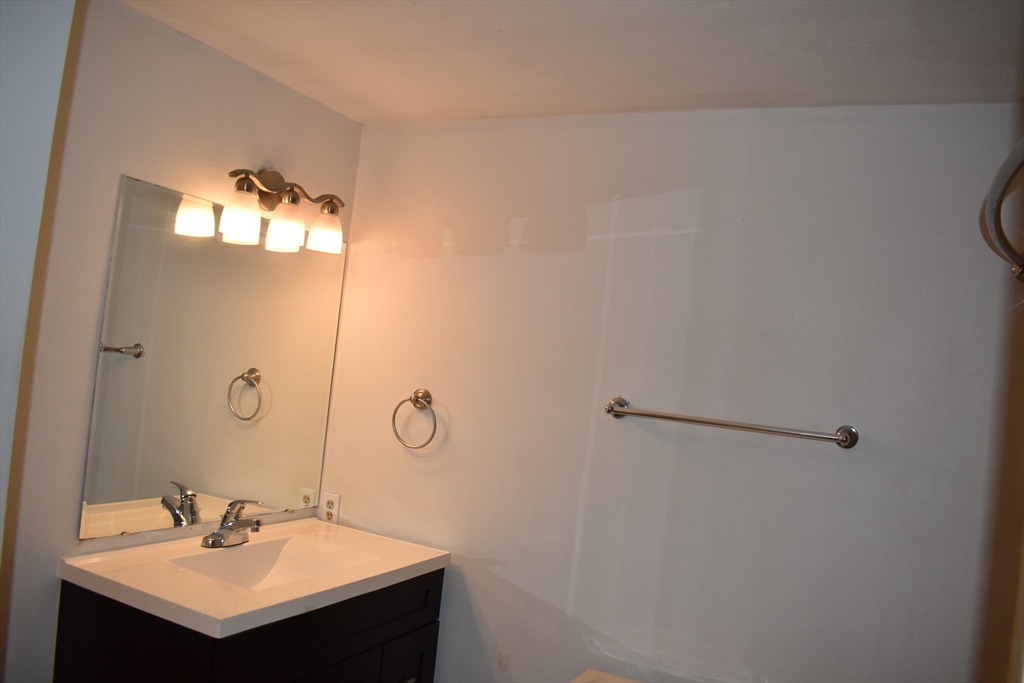11 Hulbert Road, Unit 9 Worcester, MA 01603 - Photo 4 of 7 Gallery Image 4