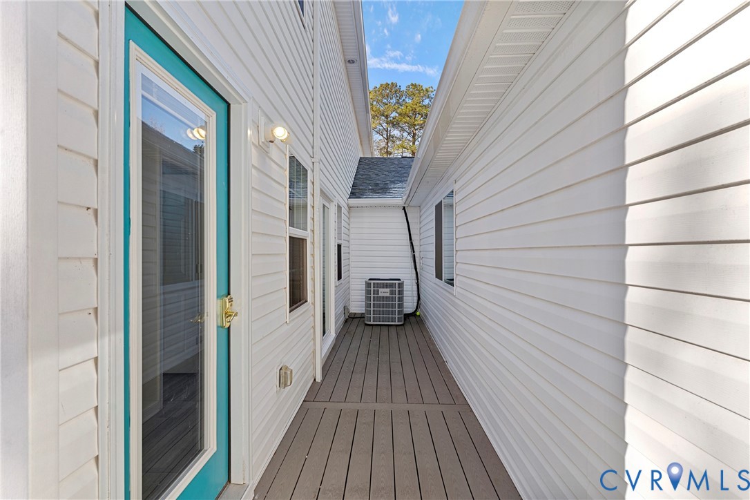8059 Varina Road Henrico, VA 23231 - Photo 30 of 45 a view of an entryway