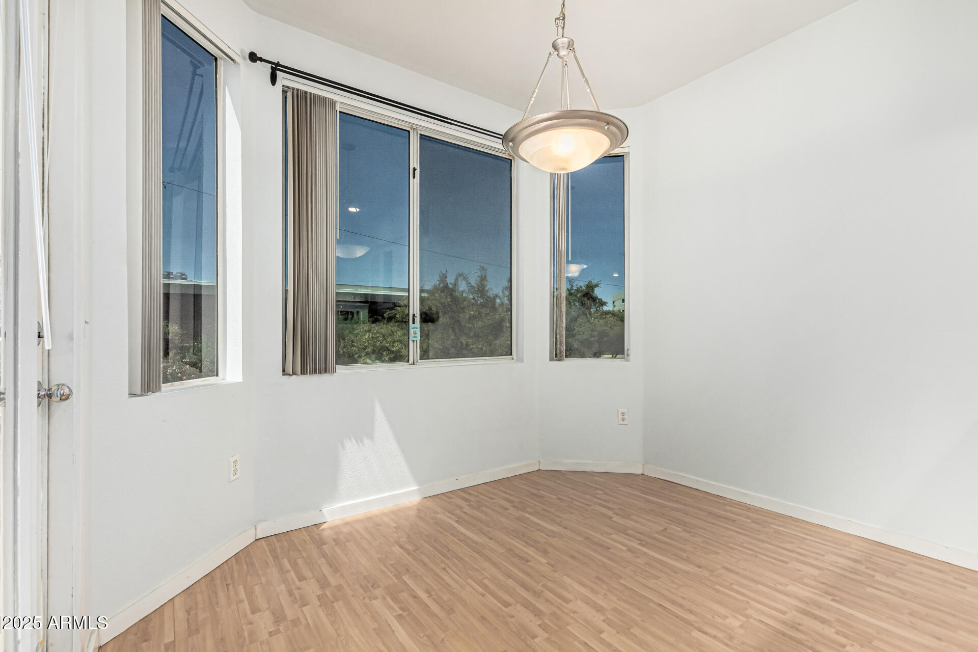 3633 North 3rd Avenue, Unit 2083 Phoenix, AZ 85013 - Photo 14 of 54 Separate Dining Area