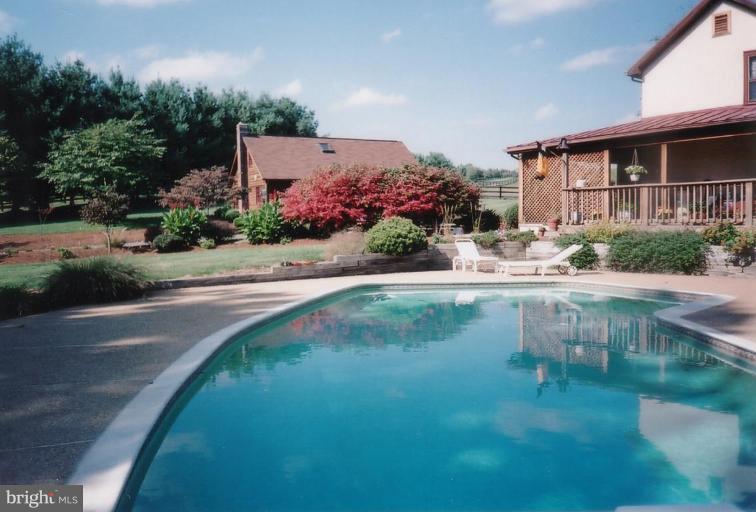 8035 Riverside Farm Road Marshall, VA 20115 - Photo 5 of 24 Swimming Pool