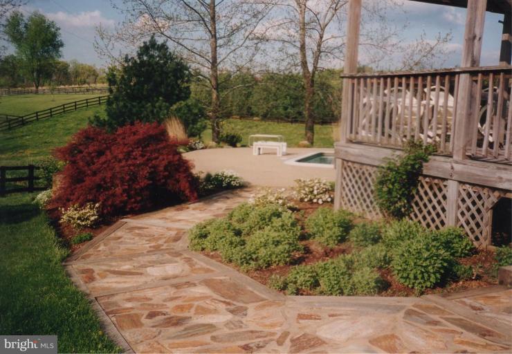 8035 Riverside Farm Road Marshall, VA 20115 - Photo 8 of 24 Patio