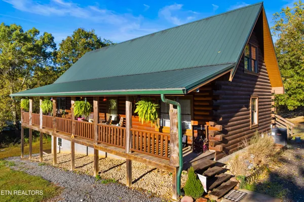 $949,900 | 1730 Silver City Road, Whitesburg, TN 37891