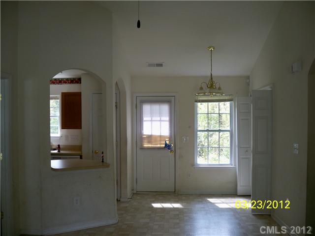 423 Tom Hunter Road Charlotte, NC 28213 - Photo 2 of 7