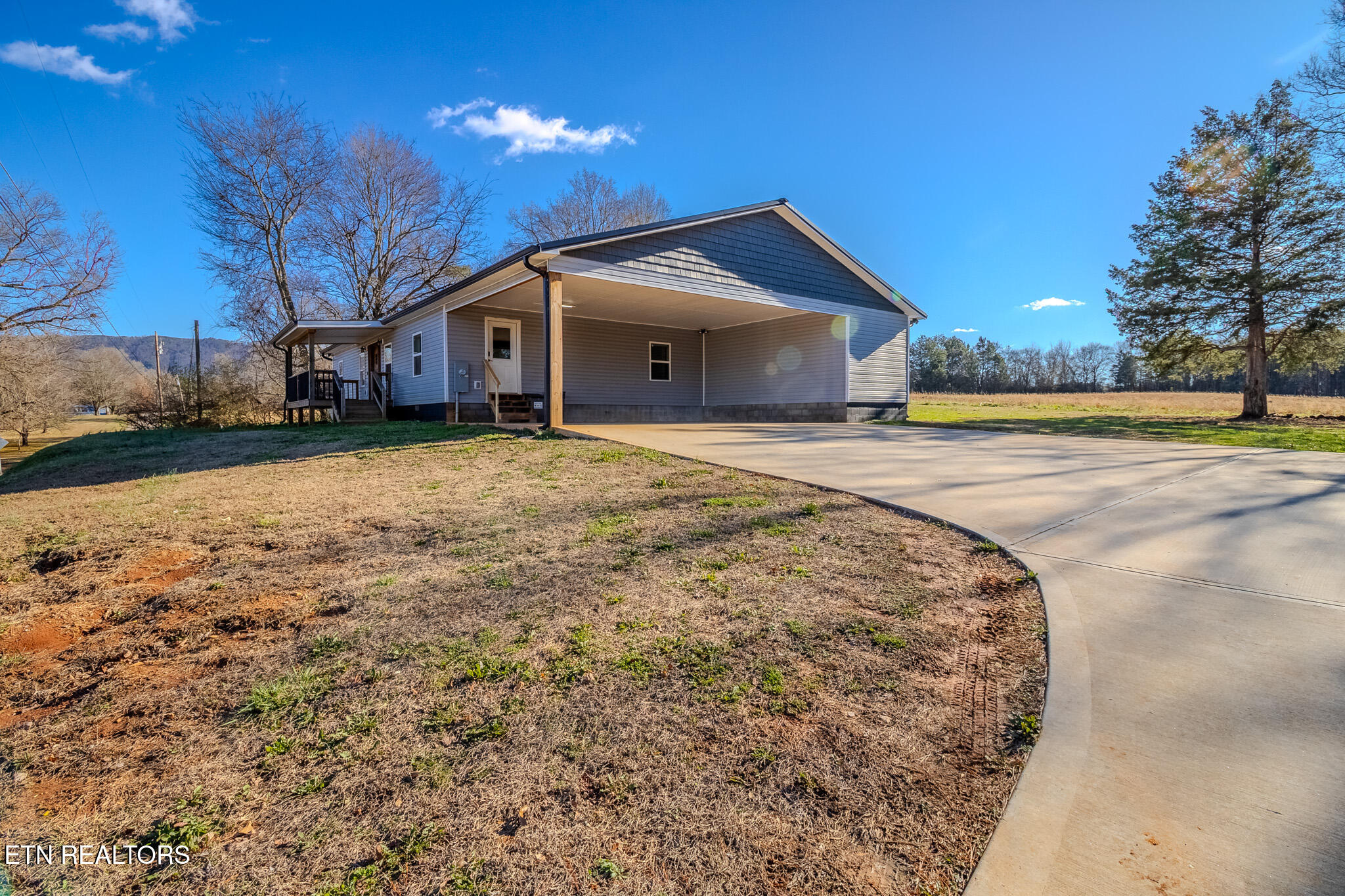 174 Poplar Street Benton, TN 37307 - Photo 3 of 30 IMG_0014-HDR
