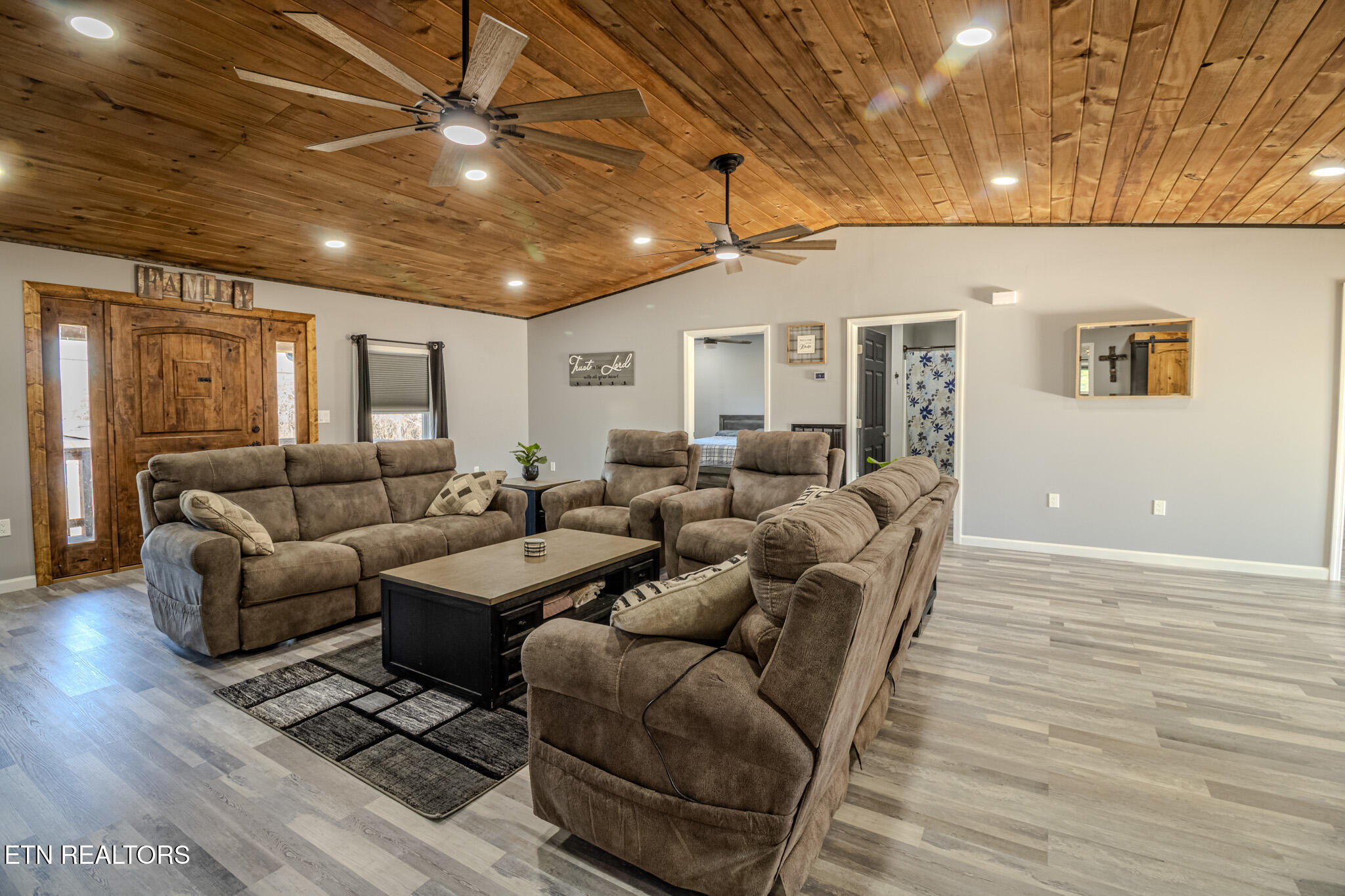 174 Poplar Street Benton, TN 37307 - Photo 7 of 30 IMG_0056-HDR