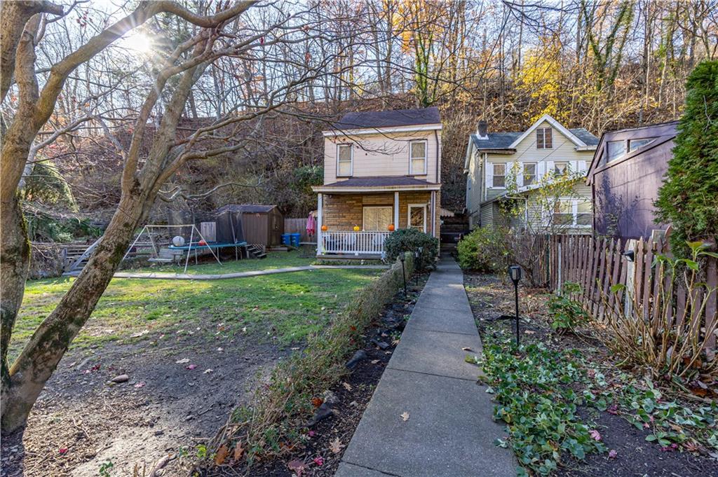 3318 Spring Garden Road Pittsburgh, PA 15212 - Photo 20 of 22 a front view of house with yard