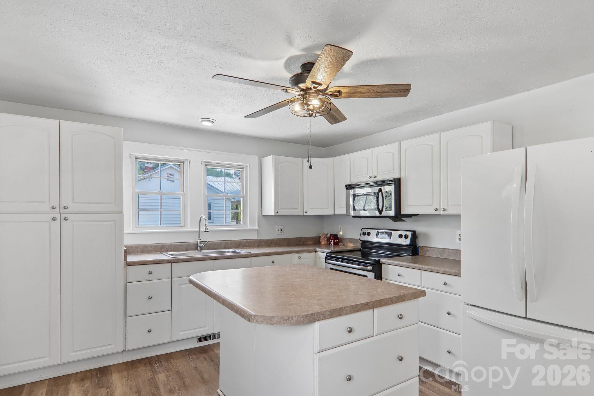 120 Caring Pl Loop Clyde, NC 28721 - Photo 13 of 44