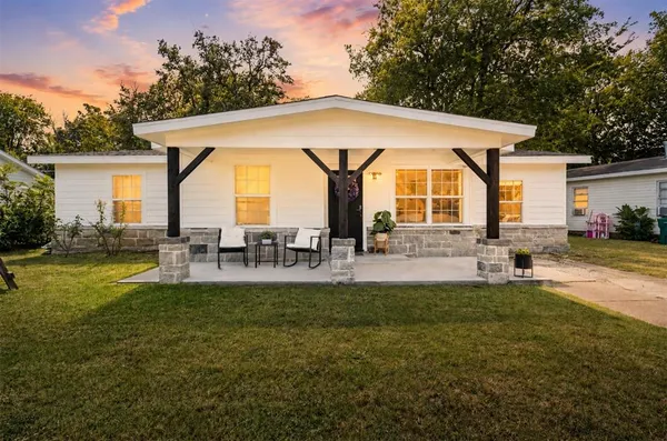 $249,990 | 121 Austin Street, McGregor, TX 76657