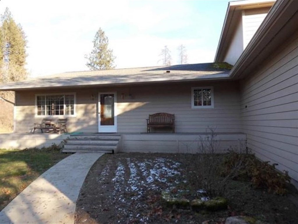 27112 North Dunn Road Chattaroy, WA 99003 - Photo 2 of 19 Gallery Image 2
