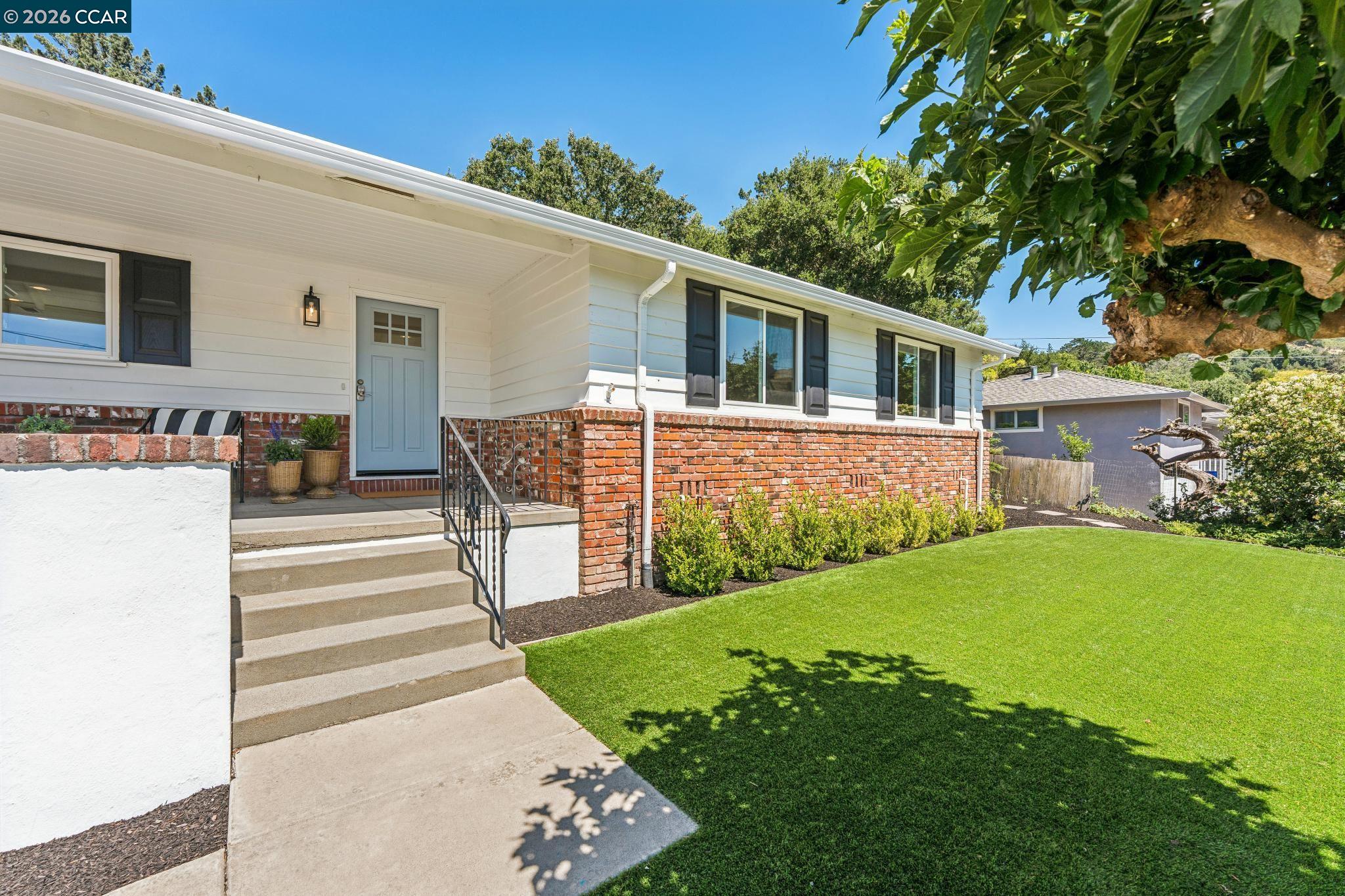 414 Castello Road Lafayette, CA 94549 - Photo 3 of 53