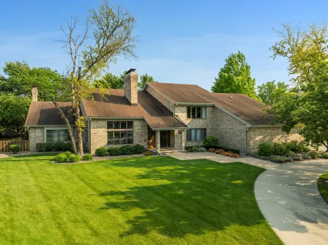 $549,900 | 1810 Cardinal Court, Pontiac, IL 61764