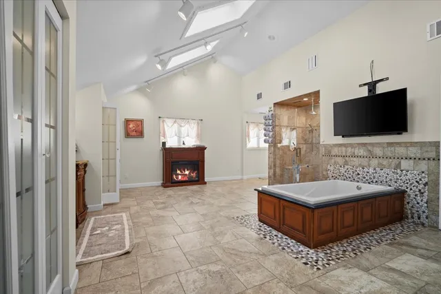 $549,900 | 1810 Cardinal Court, Pontiac, IL 61764