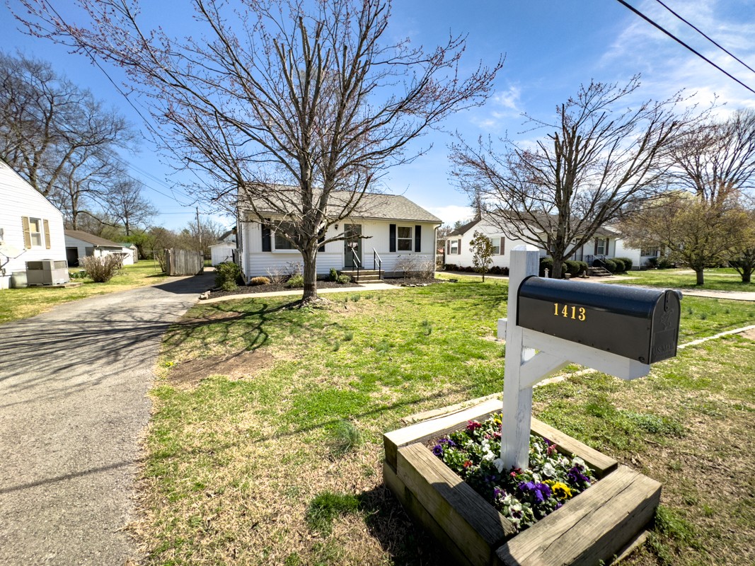 1413 Sunset Drive Franklin, TN 37064 - Photo 3 of 42