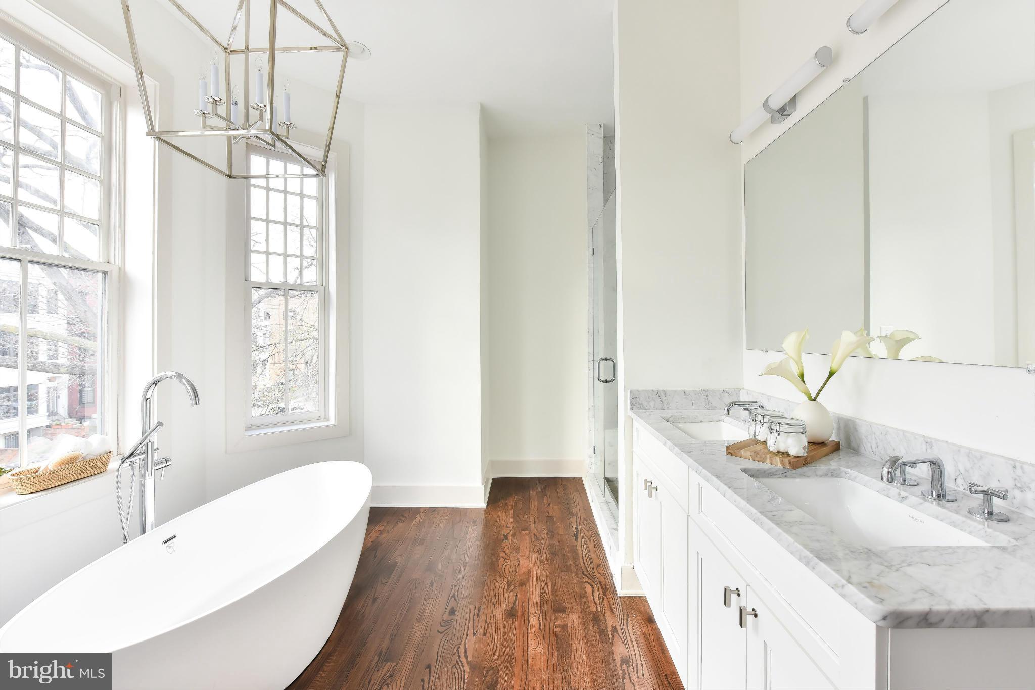 1601 15th Street Northwest Washington, DC 20009 - Photo 15 of 24 Bath (Master)
