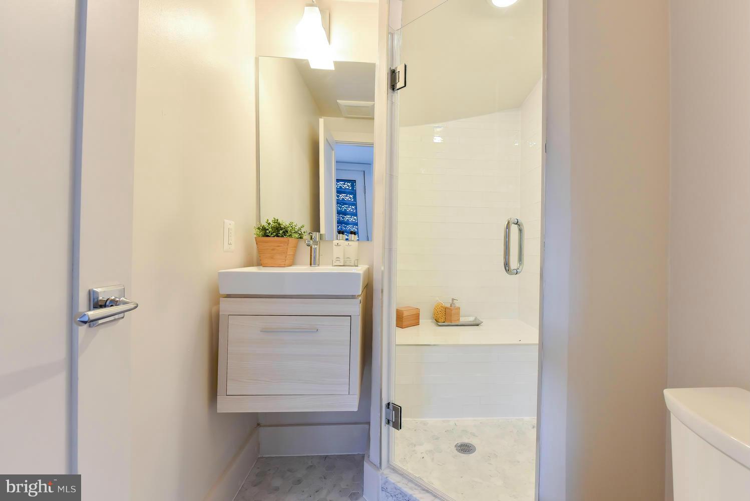 1601 15th Street Northwest Washington, DC 20009 - Photo 23 of 24 Bath