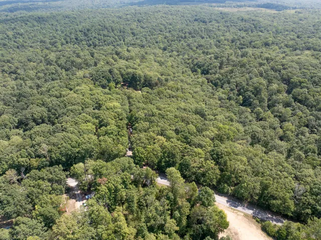 $1,150,000 | 7422 Indian Creek Road, McEwen, TN 37101
