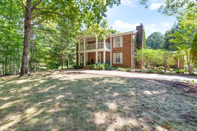 $1,150,000 | 7422 Indian Creek Road, McEwen, TN 37101