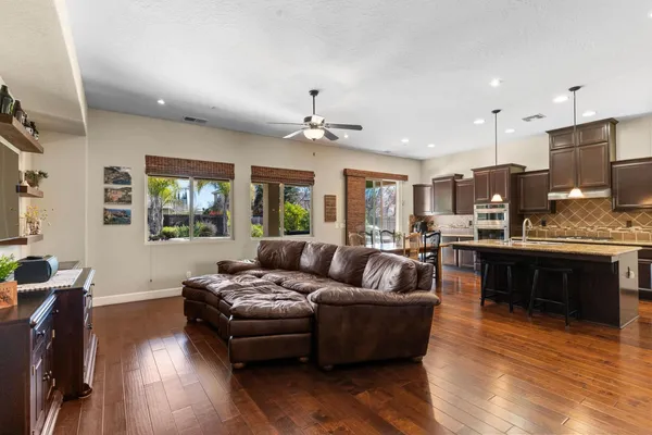 $650,000 | 2885 Blackwood Avenue, Clovis, CA 93619