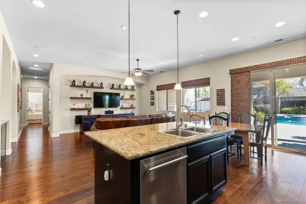 $650,000 | 2885 Blackwood Avenue, Clovis, CA 93619