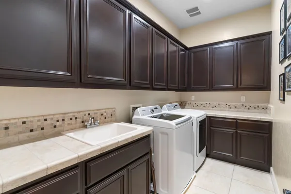 $650,000 | 2885 Blackwood Avenue, Clovis, CA 93619