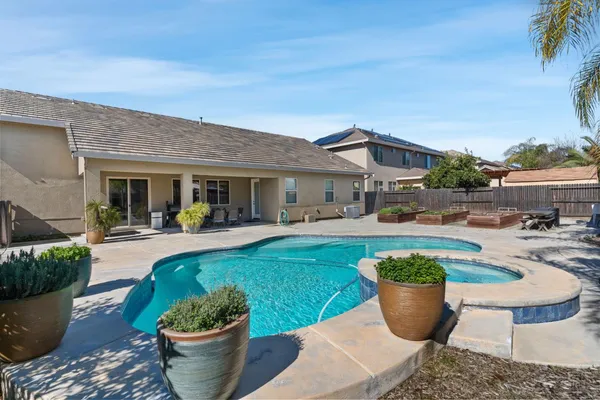 $650,000 | 2885 Blackwood Avenue, Clovis, CA 93619