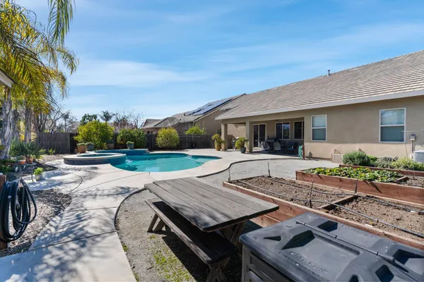 $650,000 | 2885 Blackwood Avenue, Clovis, CA 93619