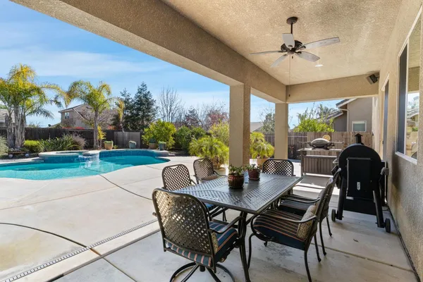 $650,000 | 2885 Blackwood Avenue, Clovis, CA 93619