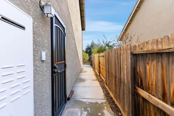 $650,000 | 2885 Blackwood Avenue, Clovis, CA 93619