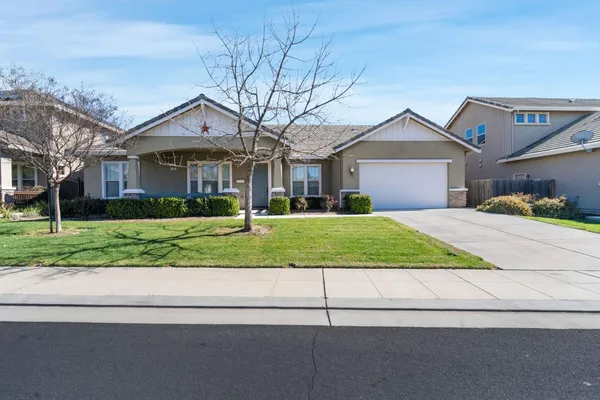 $650,000 | 2885 Blackwood Avenue, Clovis, CA 93619