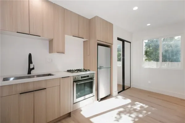 $1,950 | 10835 Parr Avenue, Sunland, CA 91040
