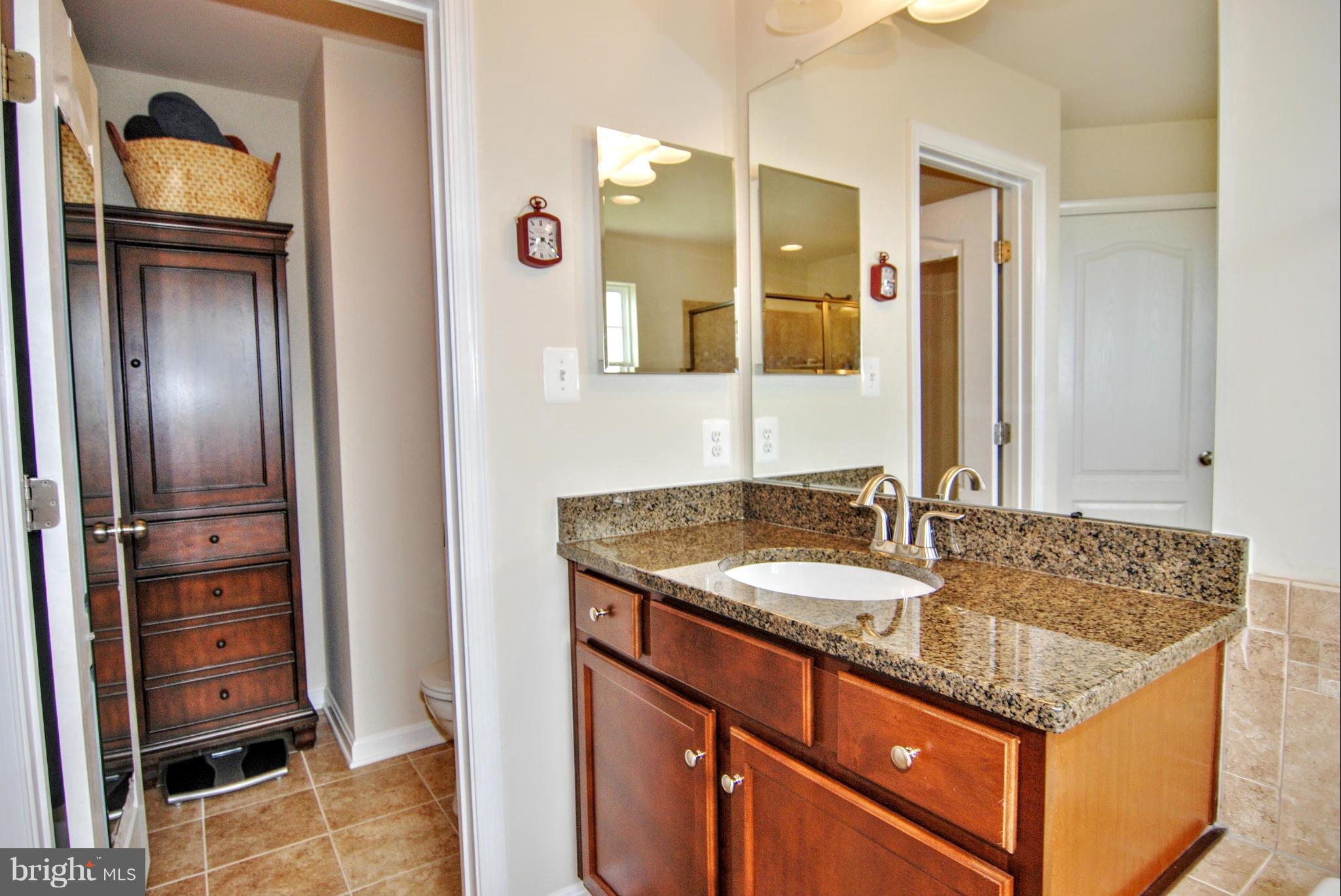 2409 Barrett Court Frederick, MD 21702 - Photo 23 of 30 Bath (Master)