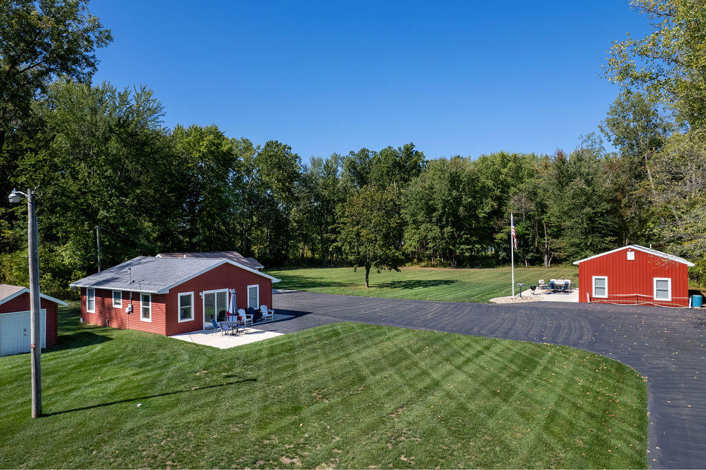 5568 Paw Paw Lake Road Coloma, MI 49038 - Photo 4 of 49 5566PawPawLakeRd-17