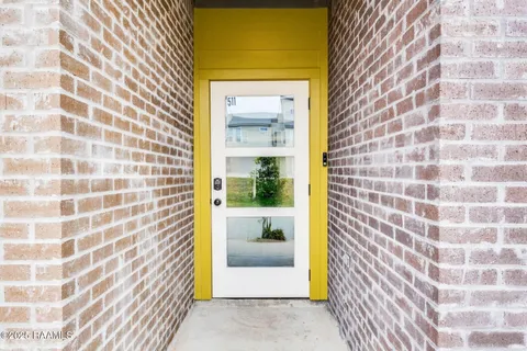 $205,000 | 511 Highland Park Lane, Lafayette, LA 70508