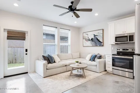 $205,000 | 511 Highland Park Lane, Lafayette, LA 70508