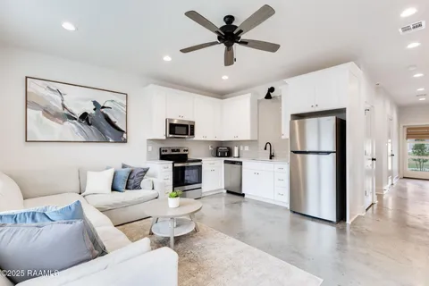 $205,000 | 511 Highland Park Lane, Lafayette, LA 70508