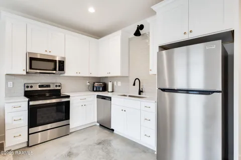 $205,000 | 511 Highland Park Lane, Lafayette, LA 70508