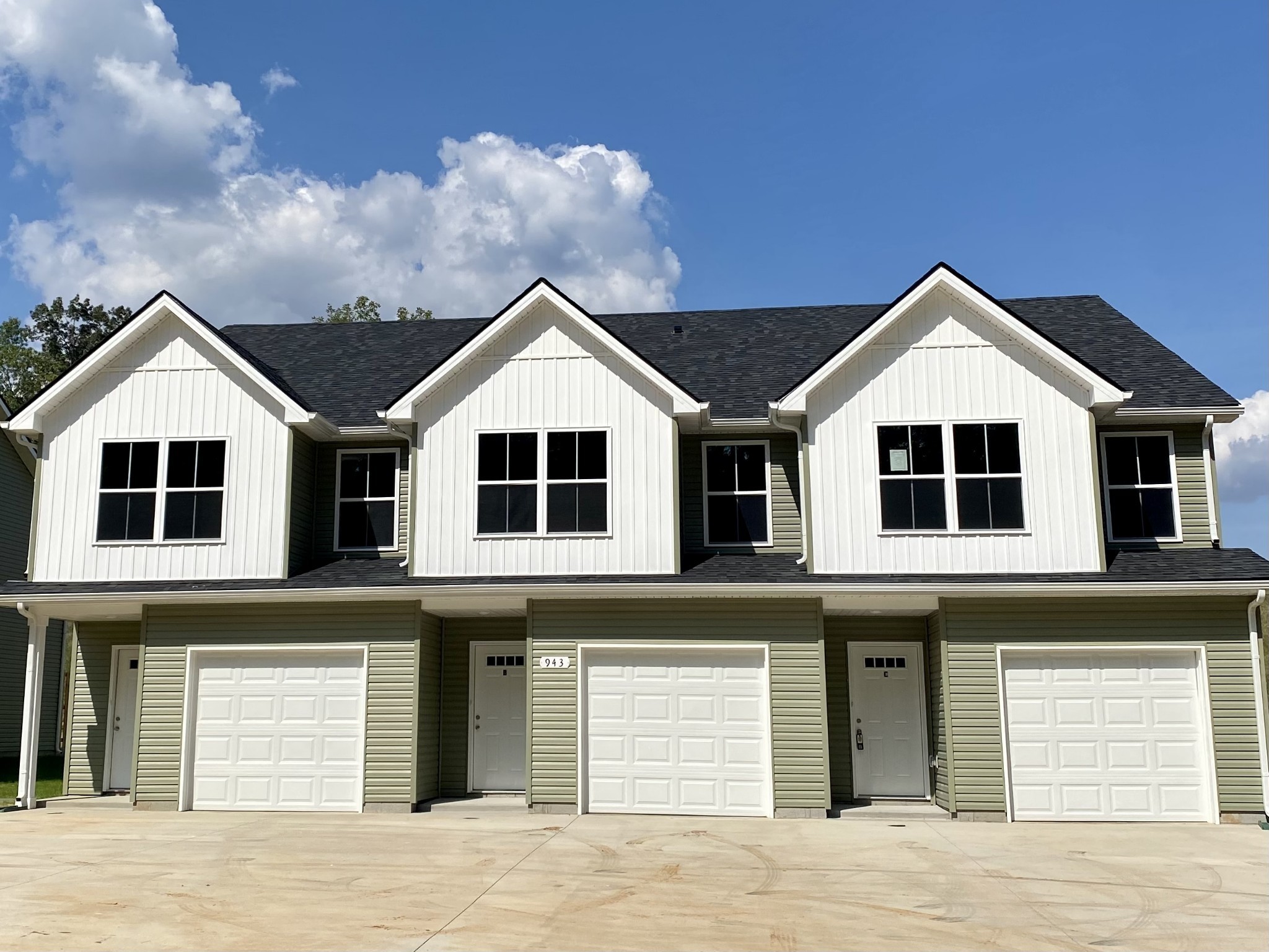 943 Center Road, Unit A Clarksville, TN 37042 - Photo 2 of 23 a front view of a house with a yard