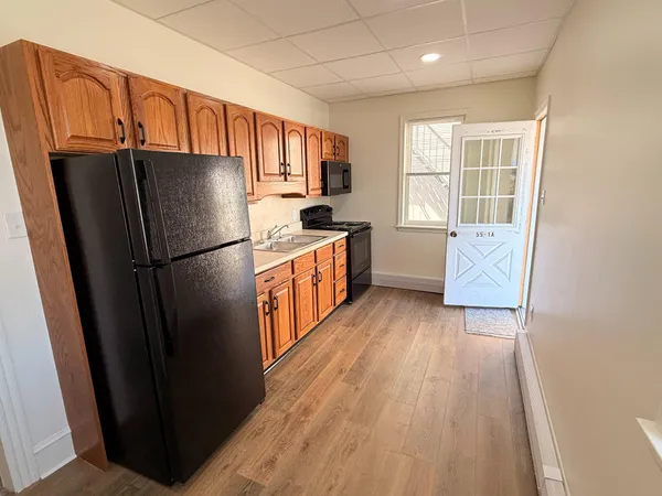 $1,350 | 49 South Fourth Street, Hamburg, PA 19526