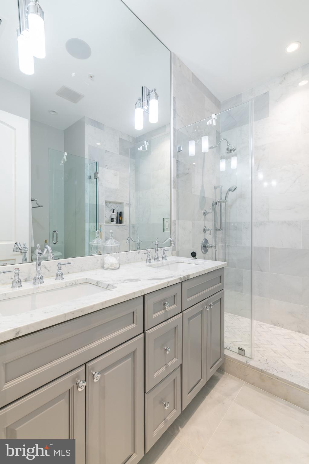 448 M Street Northwest, Unit 1 Washington, DC 20001 - Photo 21 of 33 Primary bathroom
